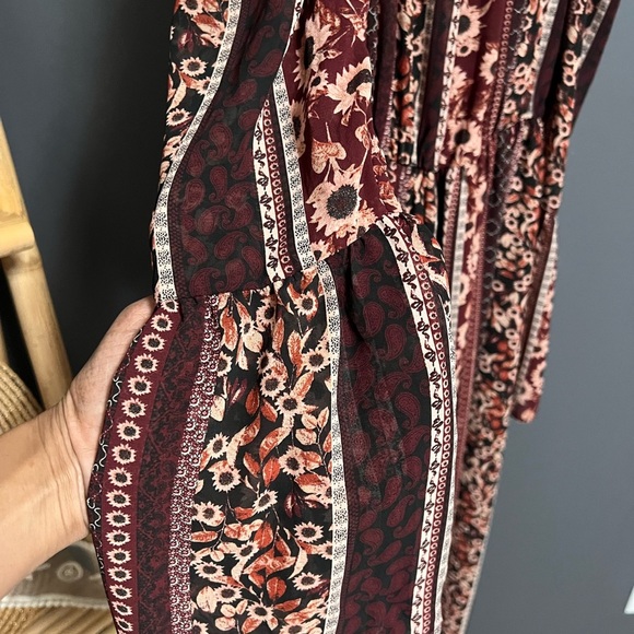 Justify - Picture 3 of 7